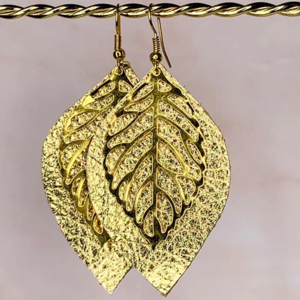 🆕Genuine Leather & Metal Leaf Dangle 1 Pair Earrings
